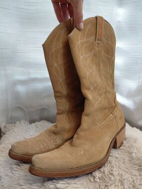 Vintage Rocketdog Tan Suede Cowboy Boots